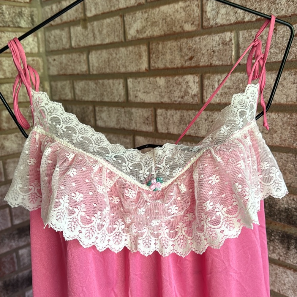 Nos vintage Pollinaise 2x 22 24 Pink Nylon Cream lace gown USA Made Oldstock